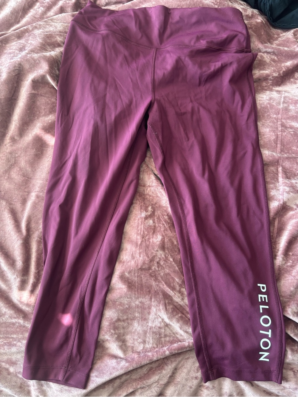 XL Peloton Women’s Plum Capri Leggings with Logo